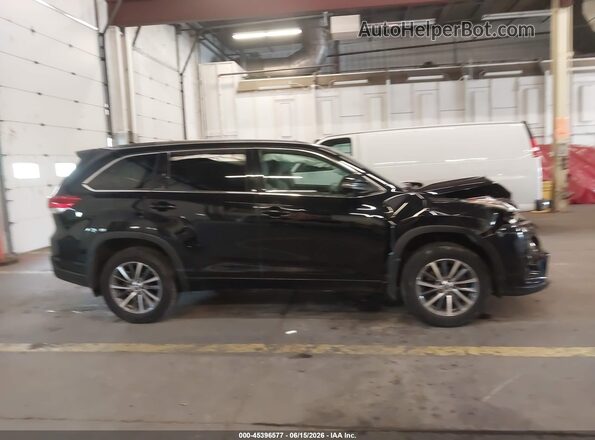 5TDJZRFH4JS843967 2018 TOYOTA HIGHLANDER Black Вид задньої частини салону