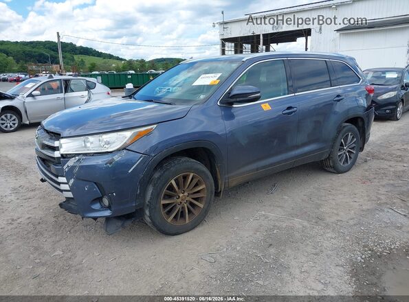 5TDJZRFH4JS865869 2018 TOYOTA HIGHLANDER Blue Vista tres cuartos delantera izquierda