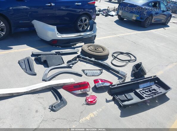 5TDJZRFH5HS394891 2017 TOYOTA HIGHLANDER White Սարքավորումների վահանակի տեսք
