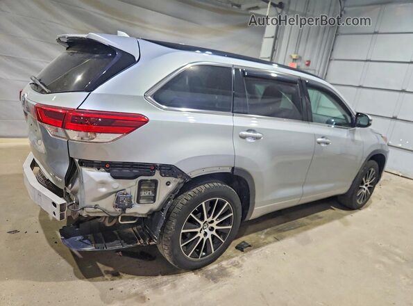 5TDJZRFH6JS495086 2018 TOYOTA HIGHLANDER Silver Tył prawy