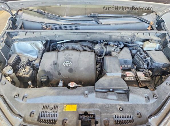5TDJZRFH6JS495086 2018 TOYOTA HIGHLANDER Silver Widok komory silnika