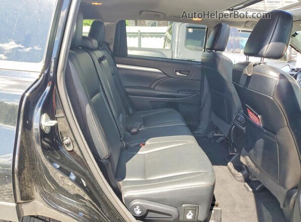 5TDJZRFH6JS548501 2018 TOYOTA HIGHLANDER Black Widok wnętrza z tyłu