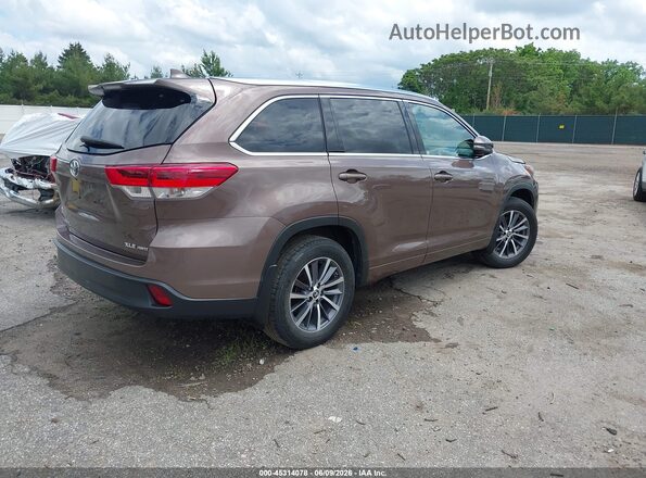 5TDJZRFH6JS834347 2018 TOYOTA HIGHLANDER Коричневый Задняя правая четверть