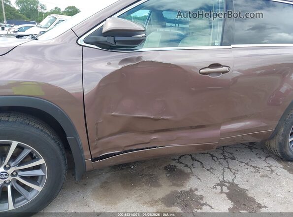 5TDJZRFH6JS834347 2018 TOYOTA HIGHLANDER Коричневый Вид спереди