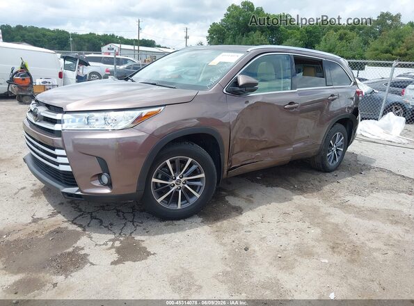 5TDJZRFH6JS834347 2018 TOYOTA HIGHLANDER Коричневый Передняя левая четверть