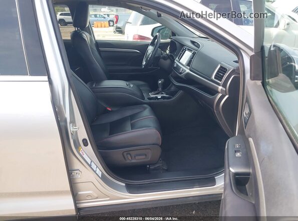 5TDJZRFH6KS614692 2019 TOYOTA HIGHLANDER Gray Սալոնի դիմացի տեսք
