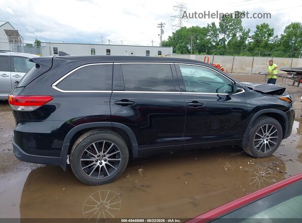 5TDJZRFH7HS422982 2017 TOYOTA HIGHLANDER Black Вид задньої частини салону