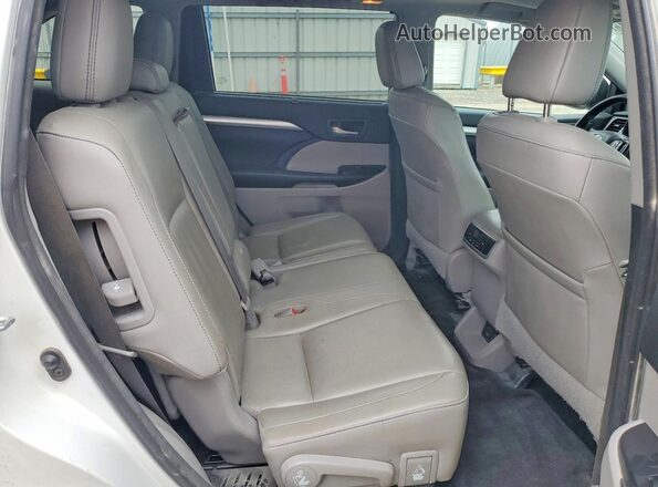 5TDJZRFH7HS515937 2017 TOYOTA HIGHLANDER White Vista interior trasera