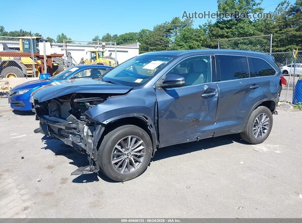 5TDJZRFH7JS824927 2018 TOYOTA HIGHLANDER Blue Widok z przodu