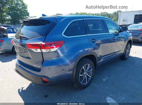 5TDJZRFH7JS824927 2018 TOYOTA HIGHLANDER Blue Tył prawy