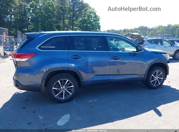 5TDJZRFH7JS824927 2018 TOYOTA HIGHLANDER Blue Widok wnętrza 360 stopni