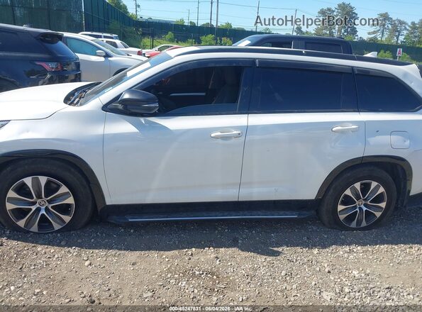 5TDJZRFH7JS840318 2018 TOYOTA HIGHLANDER White 