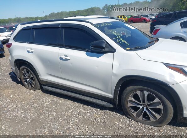 5TDJZRFH7JS840318 2018 TOYOTA HIGHLANDER White 