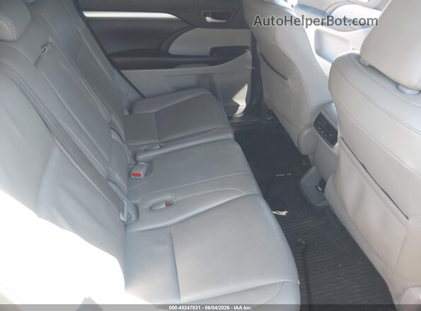 5TDJZRFH7JS840318 2018 TOYOTA HIGHLANDER White 