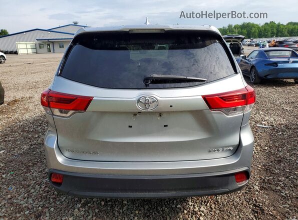 5TDJZRFH8HS382489 2017 TOYOTA HIGHLANDER Silver Vista trasera