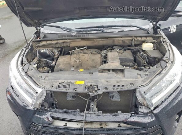 5TDJZRFH8HS406533 2017 TOYOTA HIGHLANDER Black Вид задньої частини салону