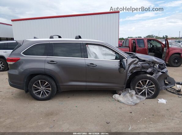 5TDJZRFH8JS523194 2018 TOYOTA HIGHLANDER Gray უკანა სალონის ხედი