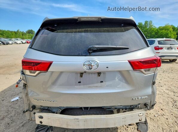 5TDJZRFH8JS549259 2018 TOYOTA HIGHLANDER Silver 