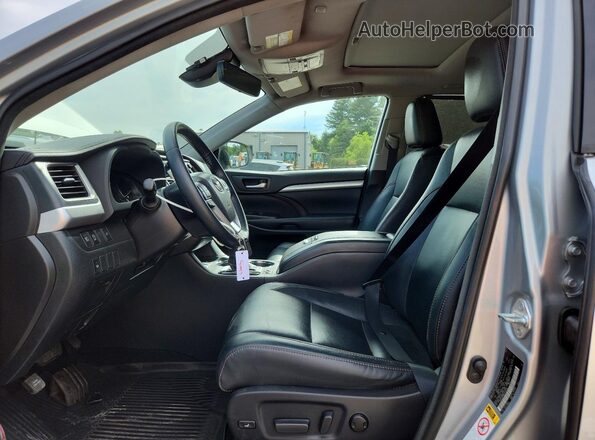5TDJZRFH8JS549259 2018 TOYOTA HIGHLANDER Silver 