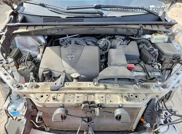 5TDJZRFH8JS549259 2018 TOYOTA HIGHLANDER Silver 