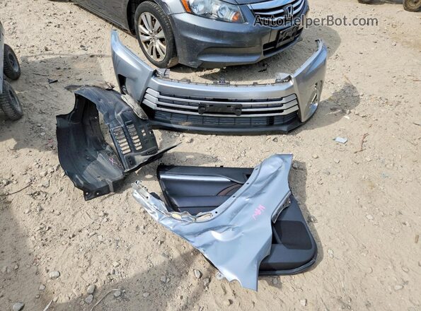5TDJZRFH8JS549259 2018 TOYOTA HIGHLANDER Silver 