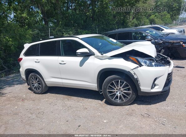 5TDJZRFH8JS555708 2018 TOYOTA HIGHLANDER White Vista interior trasera
