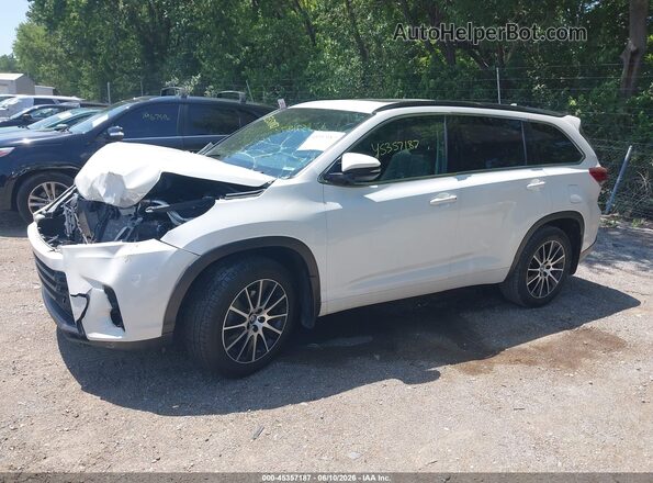 5TDJZRFH8JS555708 2018 TOYOTA HIGHLANDER White Vista interior de 360 grados