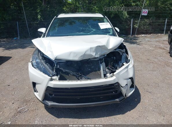 5TDJZRFH8JS555708 2018 TOYOTA HIGHLANDER White Vista del cuadro de instrumentos