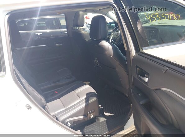 5TDJZRFH8JS555708 2018 TOYOTA HIGHLANDER White Vista de la etiqueta del VIN