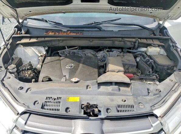 5TDJZRFH8JS876356 2018 TOYOTA HIGHLANDER Белый Вид задней части салона