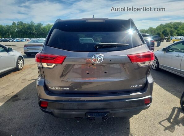 5TDJZRFH8KS915464 2019 TOYOTA HIGHLANDER Silver Rear view