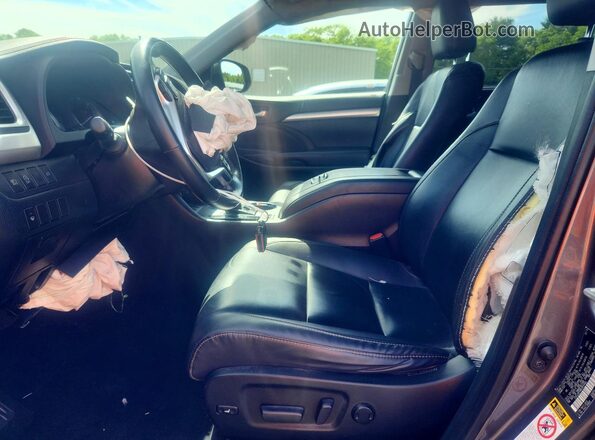 5TDJZRFH8KS915464 2019 TOYOTA HIGHLANDER Silver Front interior view