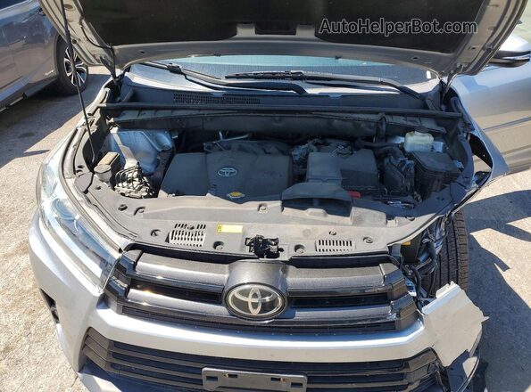 5TDJZRFH9HS461038 2017 TOYOTA HIGHLANDER Silver Շարժիչի բաժամունքի տեսք