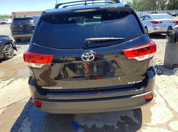 5TDJZRFH9JS555457 2018 TOYOTA HIGHLANDER Black Widok z tyłu