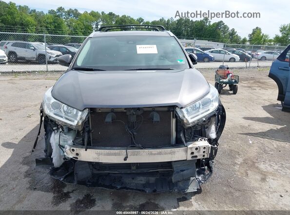 5TDJZRFH9JS818725 2018 TOYOTA HIGHLANDER Gray Rear interior view