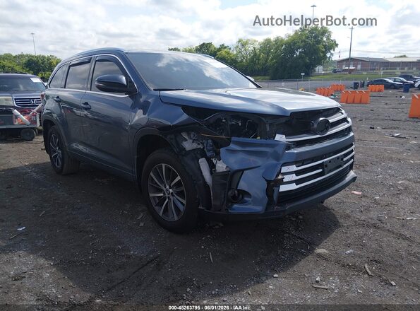 5TDJZRFH9JS892033 2018 TOYOTA HIGHLANDER Turquoise 