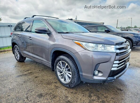 5TDJZRFHXJS556651 2018 TOYOTA HIGHLANDER Gray Передня права чверть