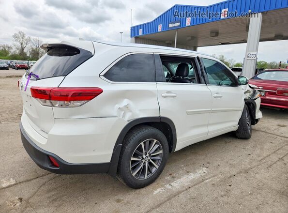 5TDJZRFHXJS816028 2018 TOYOTA HIGHLANDER White Задня права чверть