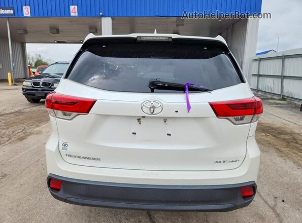 5TDJZRFHXJS816028 2018 TOYOTA HIGHLANDER White Вид ззаду