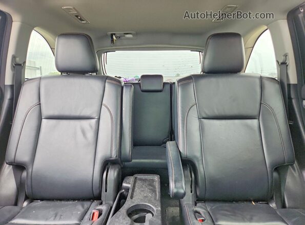 5TDJZRFHXJS816028 2018 TOYOTA HIGHLANDER White Вид задніх сидінь