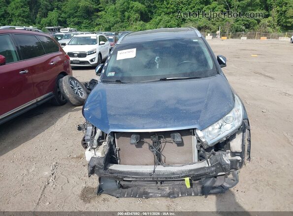 5TDJZRFHXJS818622 2018 TOYOTA HIGHLANDER Blue Rear interior view