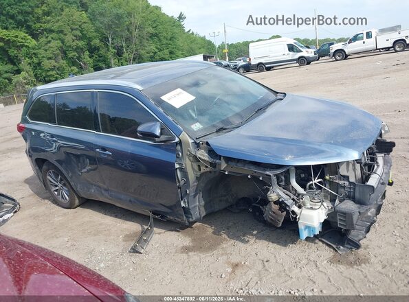 5TDJZRFHXJS818622 2018 TOYOTA HIGHLANDER Blue 360 interior view
