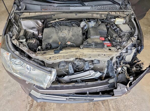 5TDJZRFHXJS858148 2018 TOYOTA HIGHLANDER Gray Вид задньої частини салону