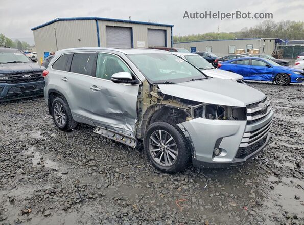 5TDJZRFHXJS906683 2018 TOYOTA HIGHLANDER Silver Передня права чверть