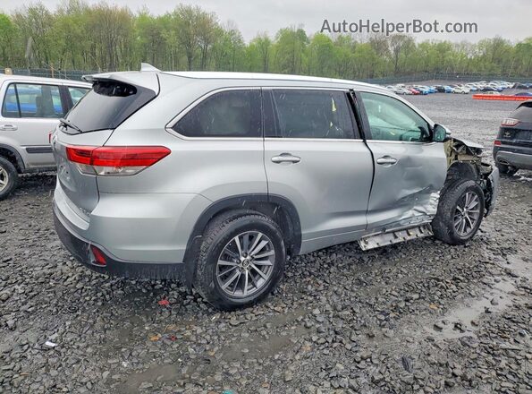 5TDJZRFHXJS906683 2018 TOYOTA HIGHLANDER Silver Задня права чверть