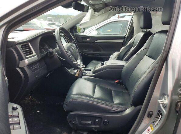 5TDJZRFHXJS906683 2018 TOYOTA HIGHLANDER Silver Вид салону спереду