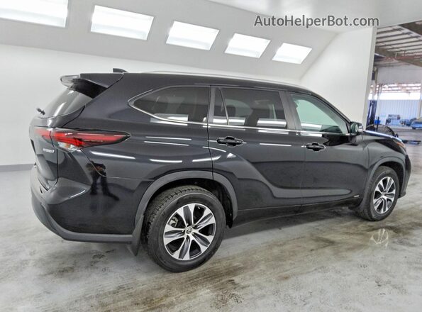5TDKBRCH8RS623143 2024 TOYOTA HIGHLANDER Black Trasero derecho