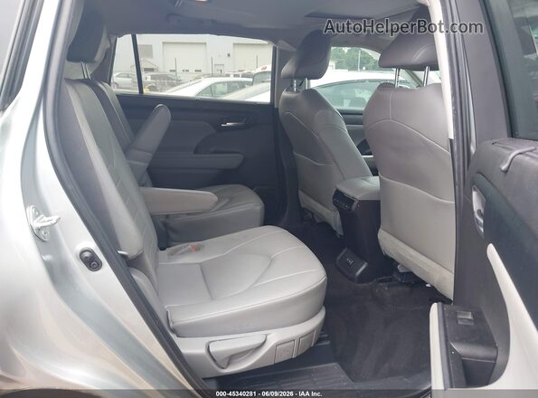 5TDKDRAH0PS048160 2023 TOYOTA HIGHLANDER Silver Widok naklejki z numerem VIN