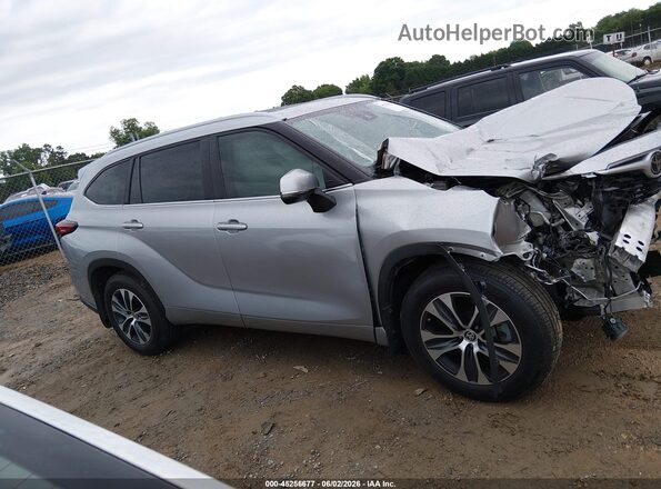 5TDKDRAH0PS518736 2023 TOYOTA HIGHLANDER Silver Սալոնի 360 աստիճան տեսք