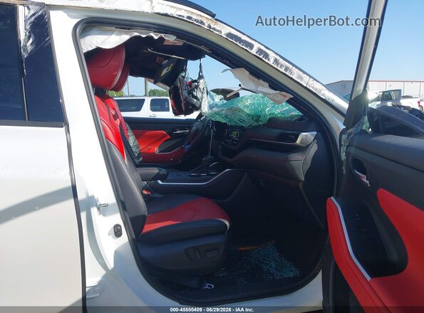 5TDKDRAH5PS010536 2023 TOYOTA HIGHLANDER White Вид салону спереду